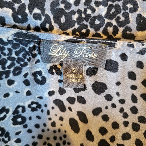 Lily Rose LS V-Neck Blouse - Picture 3 of 3